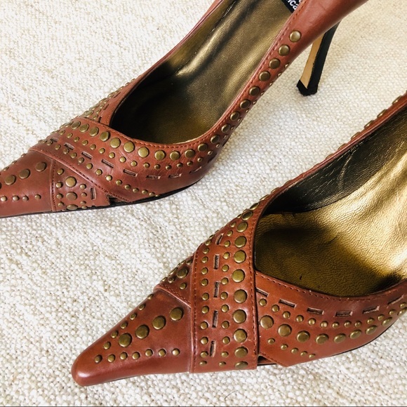 Costa Blanca Studded Leather pointed toe Heels - Picture 5 of 6